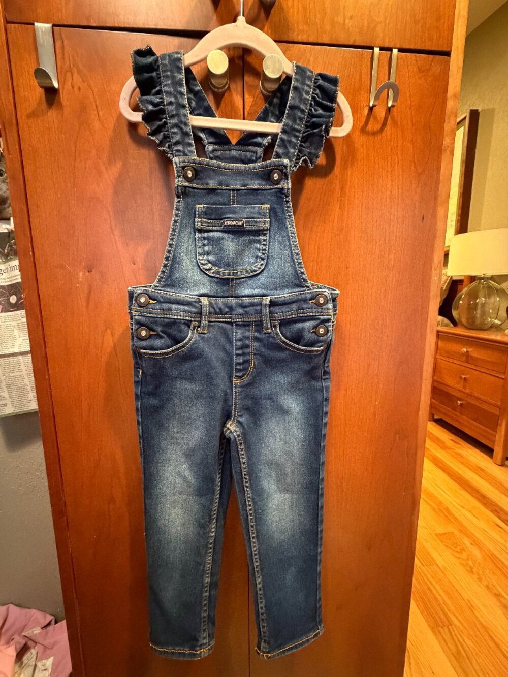 TODDLER GIRLS JORDACHE RUFFLED STRAPS OVERALLS